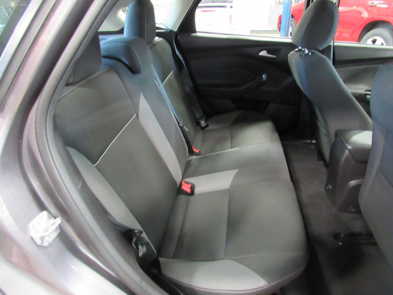 Used 2014 Ford Focus SE FWD image 23