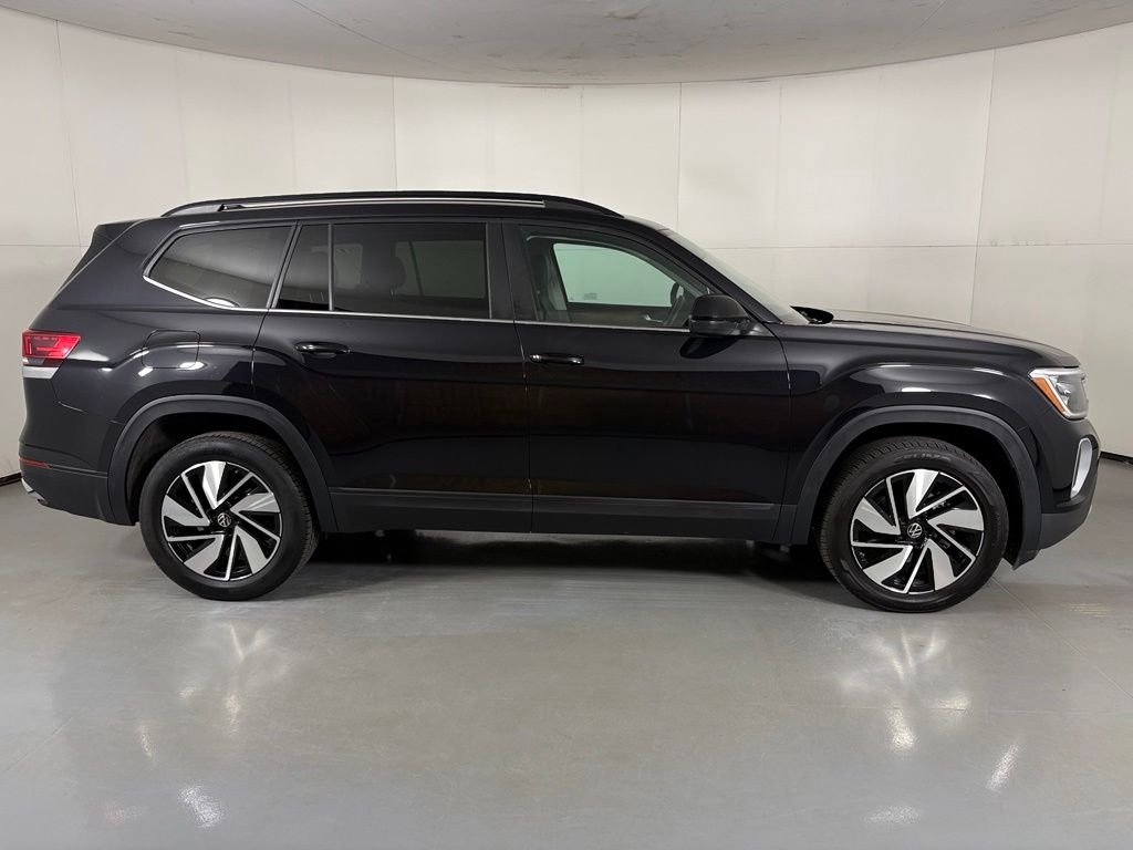 Used 2025 Volkswagen Atlas SE FWD image 10
