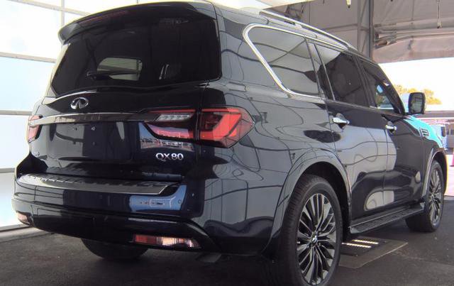 Used 2024 INFINITI QX80 Sensory image 2