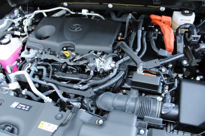 Used 2023 Toyota RAV4 SE w/ Weather & Moonroof Package image 26