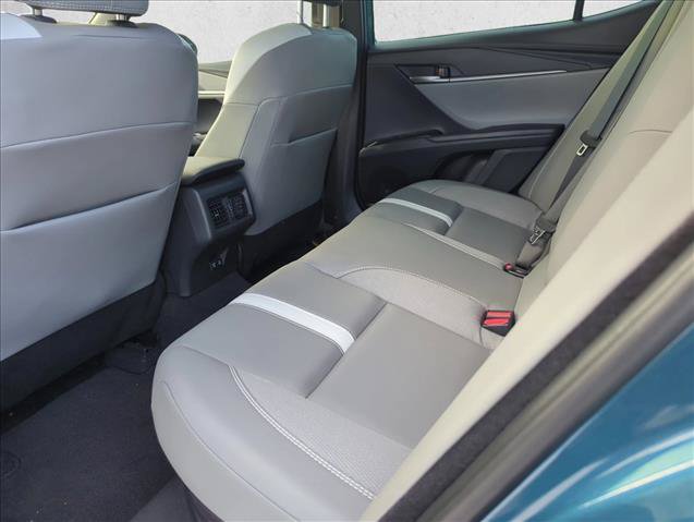 Used 2025 Toyota Camry SE FWD image 8