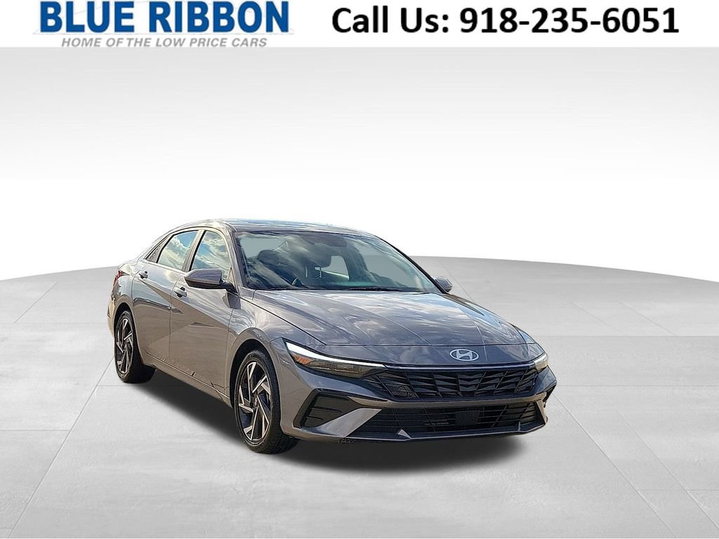 Used 2024 Hyundai Elantra SEL w/ Convenience Package