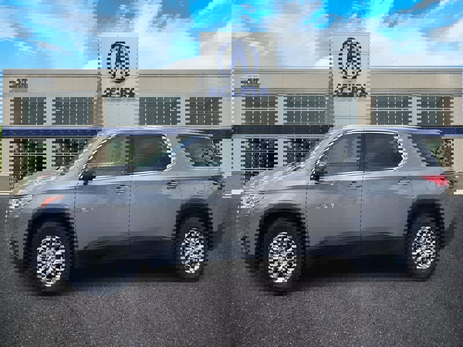 Used 2018 Chevrolet Traverse LS AWD/4WD image 2