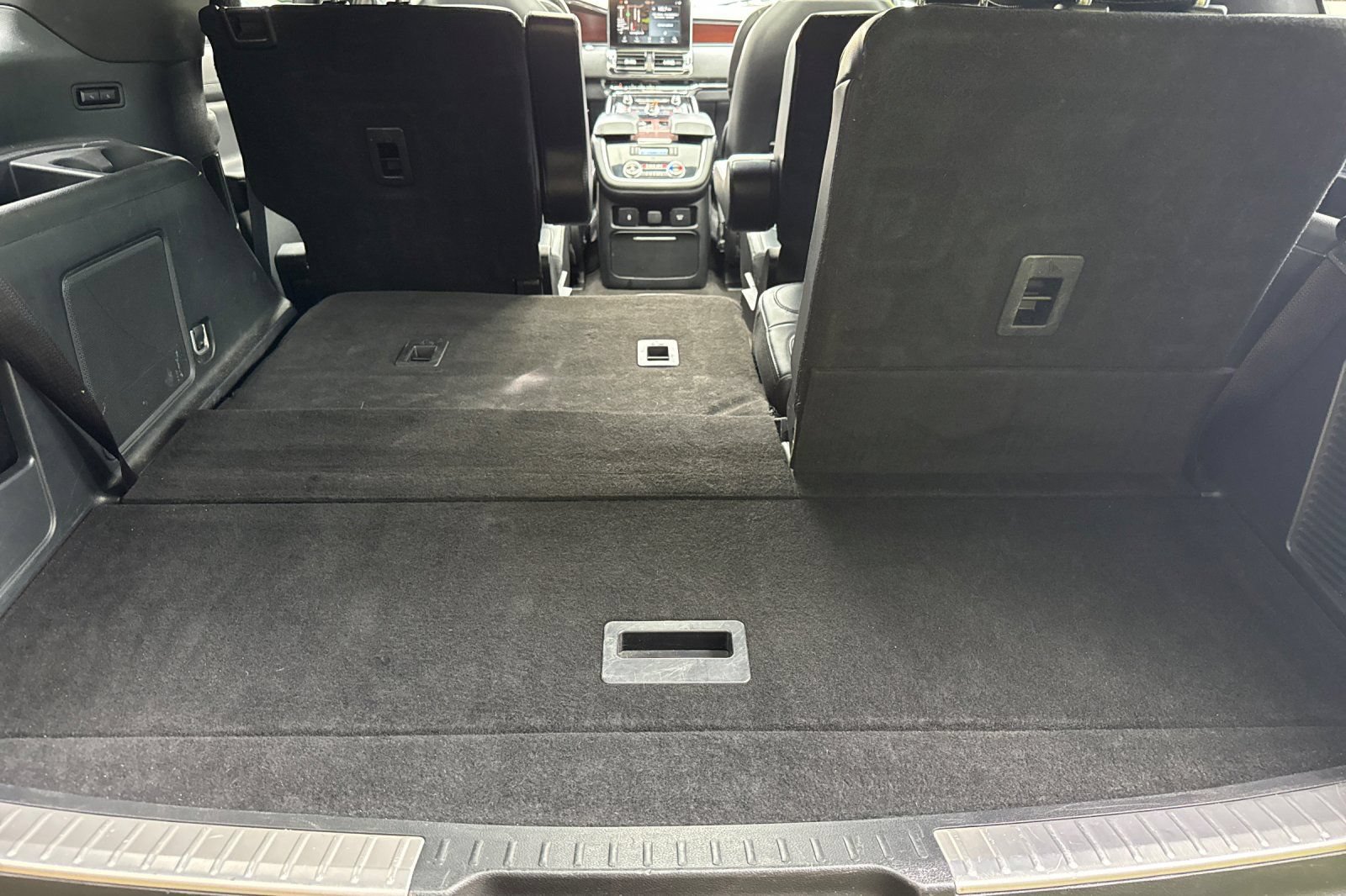 Used 2021 Lincoln Navigator Reserve w/ Luxury Package AWD/4WD image 17