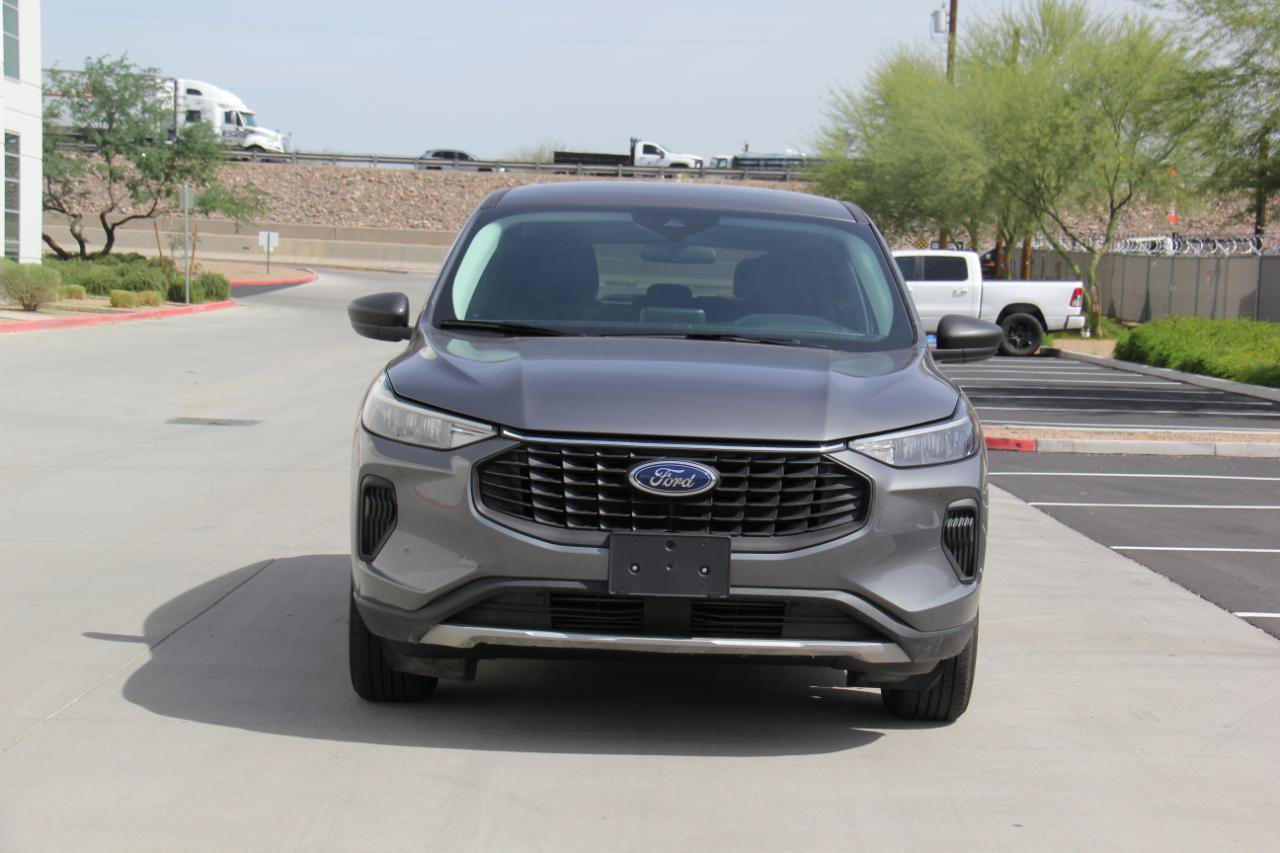 Used 2025 Ford Escape Active AWD/4WD image 2
