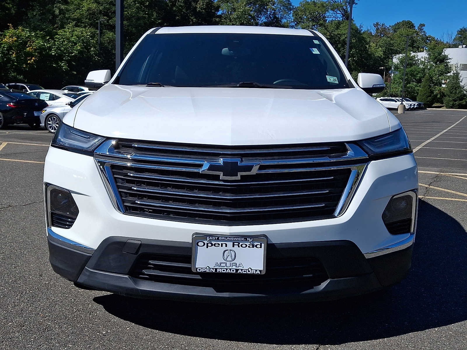 Used 2024 Chevrolet Traverse LT AWD/4WD image 2