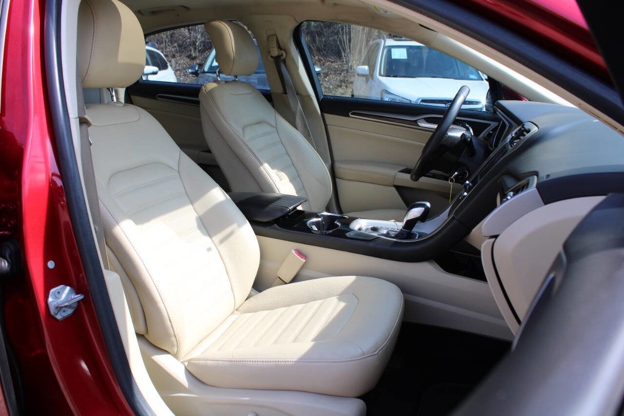 Used 2014 Ford Fusion SE w/ Equipment Group 202A image 31