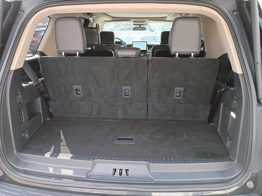 Used 2024 Ford Expedition XLT image 4