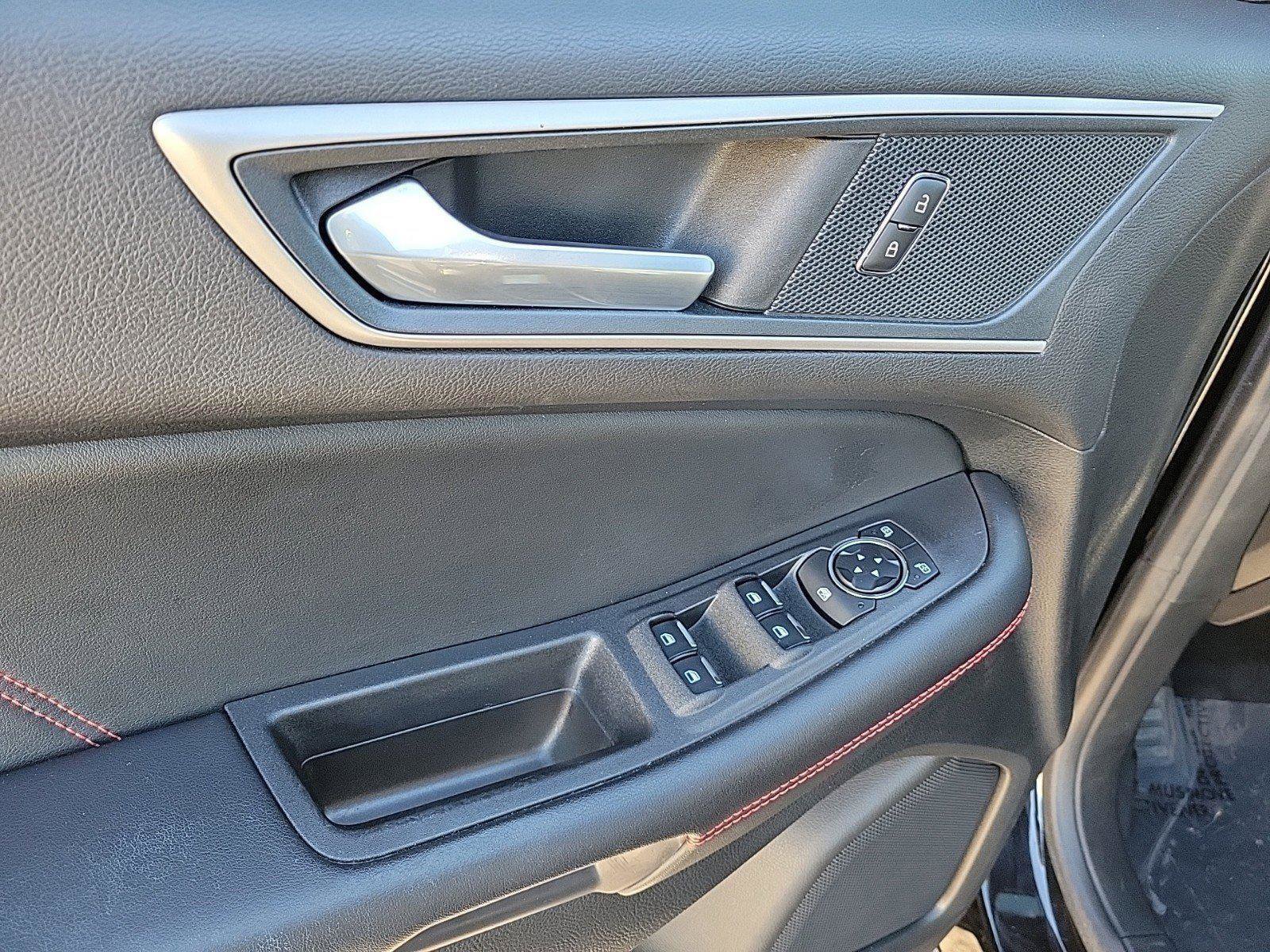 Used 2024 Ford Edge ST-Line image 19