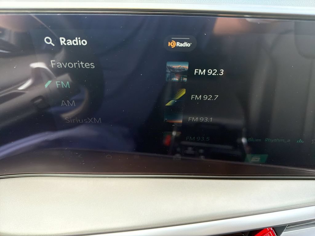 Used 2025 Kia Sorento EX w/ EX Panoramic Sunroof Package FWD image 12