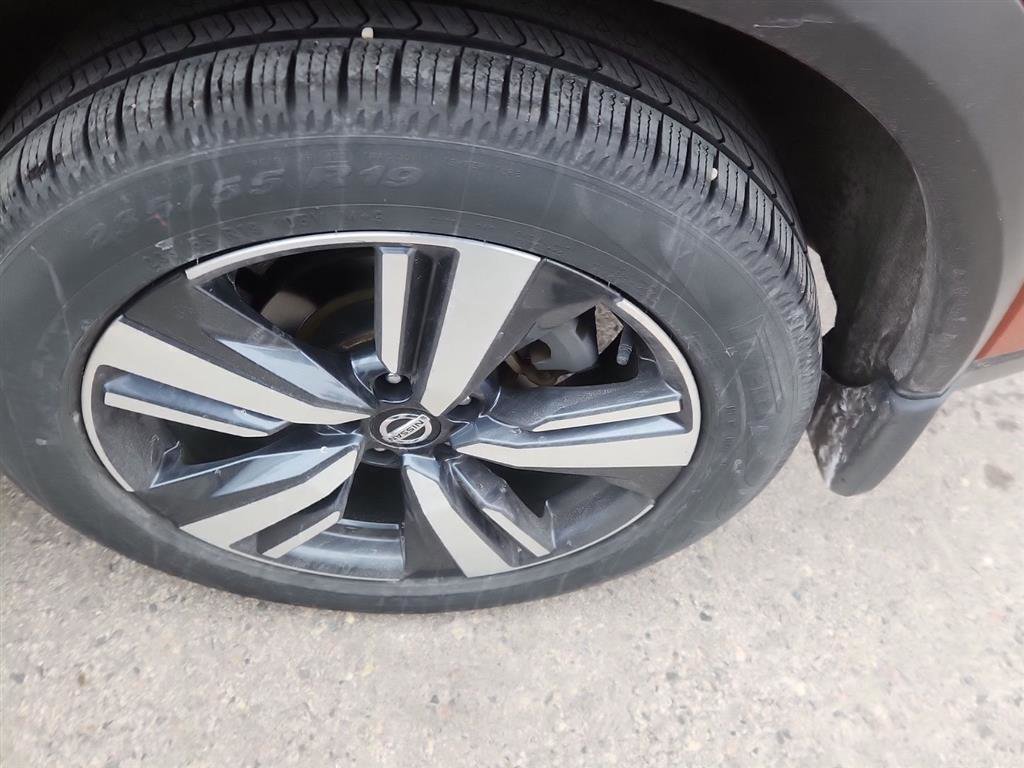 Used 2021 Nissan Rogue Platinum image 8