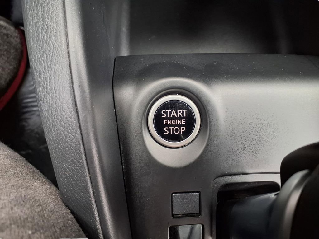 Certified 2025 Nissan Kicks Play S image 8