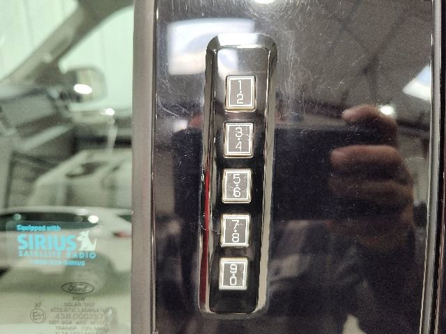 Used 2017 Ford F150 XLT w/ Equipment Group 302A Luxury AWD/4WD image 10