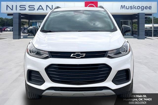 Used 2022 Chevrolet Trax LT w/ Redline Edition AWD/4WD image 2