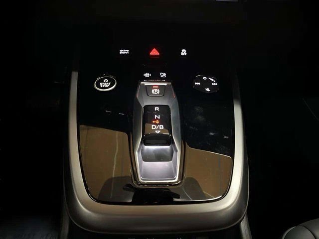Used 2024 Audi Q4 e-tron Premium w/ Convenience Package image 57