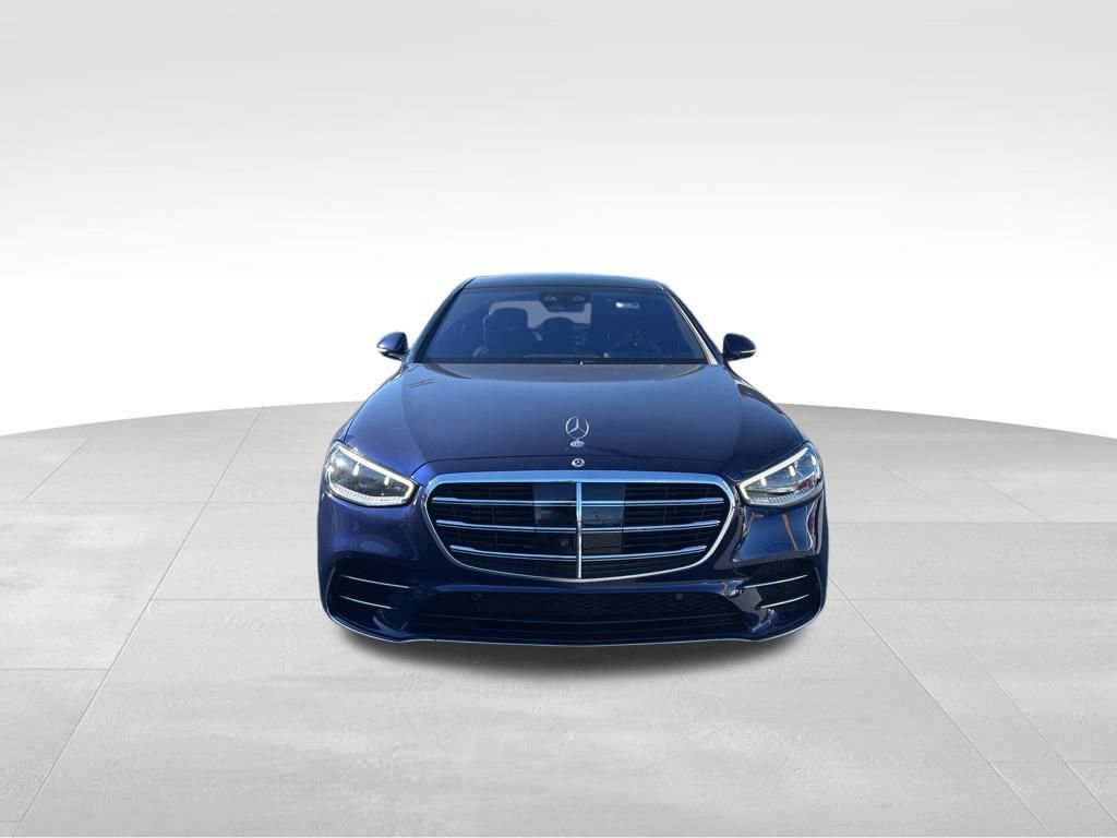 Used 2025 Mercedes-Benz S 580 4MATIC Sedan image 3