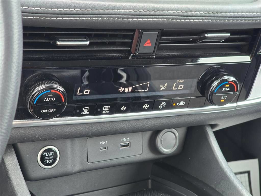 Used 2021 Nissan Rogue SV FWD image 18