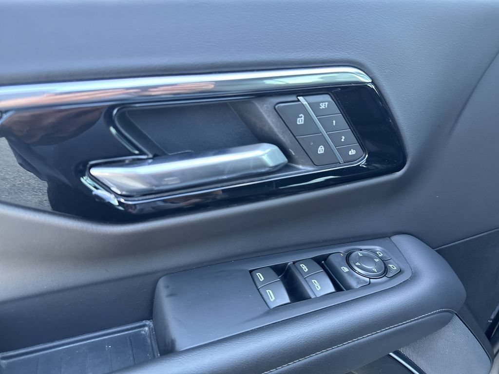 Certified 2025 Chevrolet Tahoe LT AWD/4WD image 18