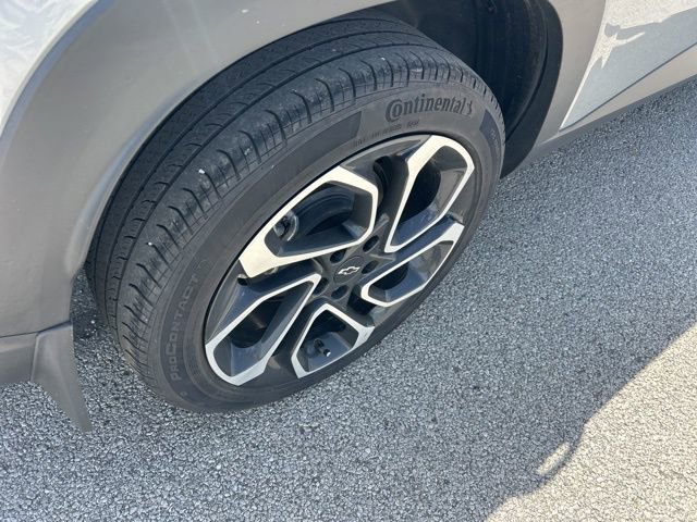 Certified 2025 Chevrolet Trax RS w/ Sunroof Package FWD image 19