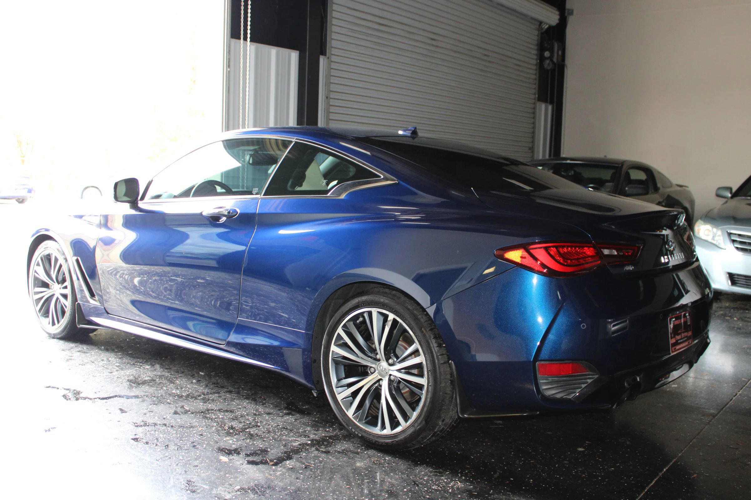 Used 2017 INFINITI Q60 3.0t w/ Premium Plus Package 3.0T image 5