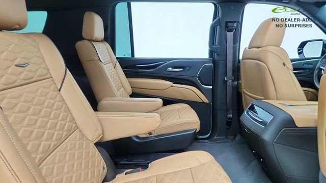 Used 2023 Cadillac Escalade ESV Premium Luxury image 25