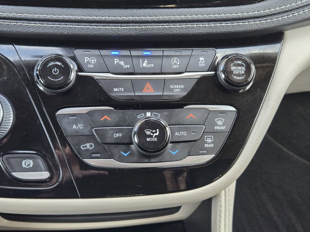 Used 2022 Chrysler Pacifica Limited image 17