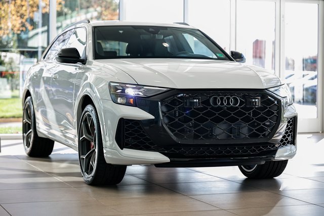 New 2026 Audi RS Q8 performance