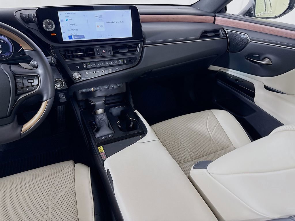 Certified 2025 Lexus ES 300h Ultra Luxury FWD image 24