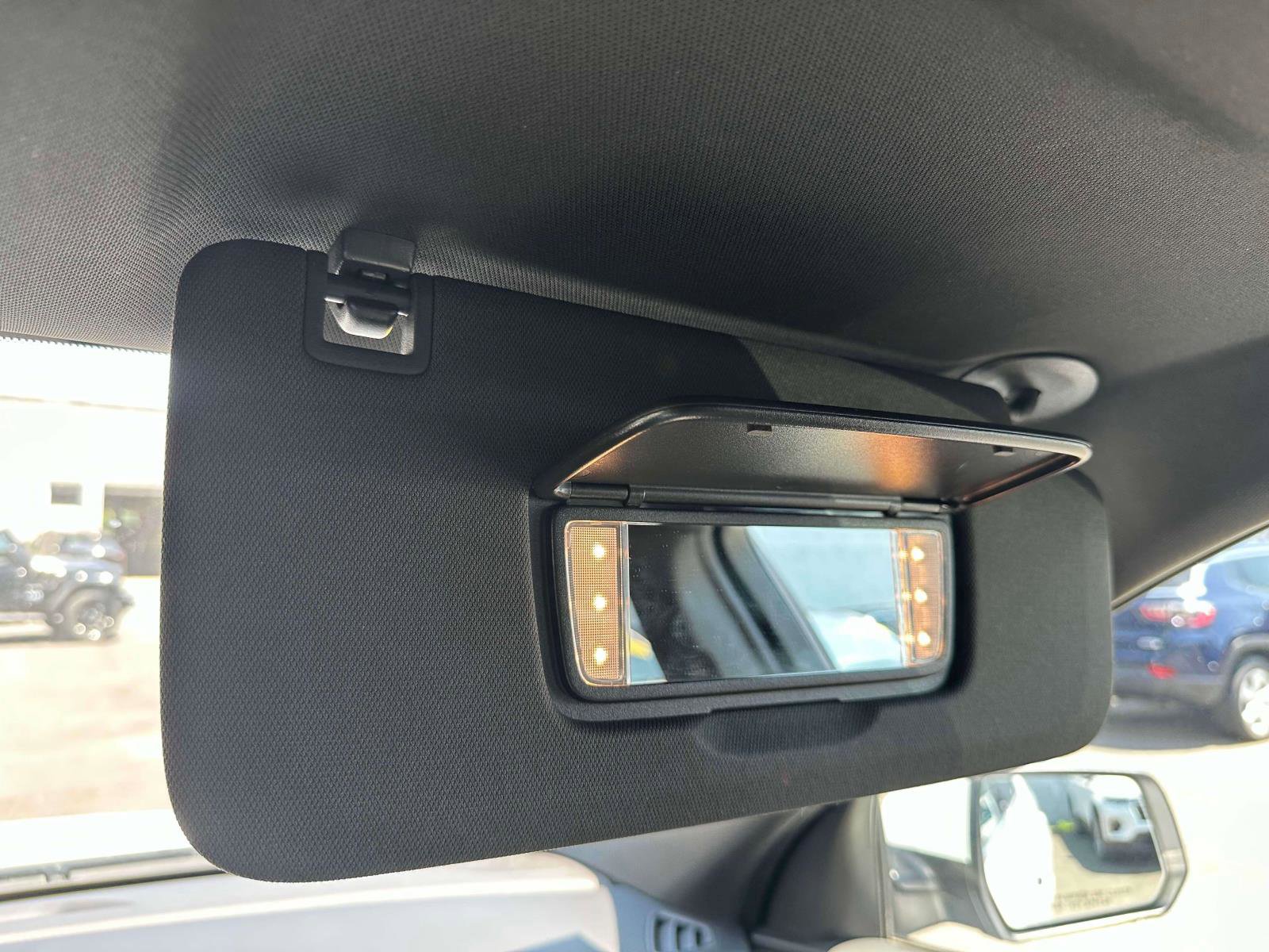 Used 2023 Chevrolet Traverse LT image 34