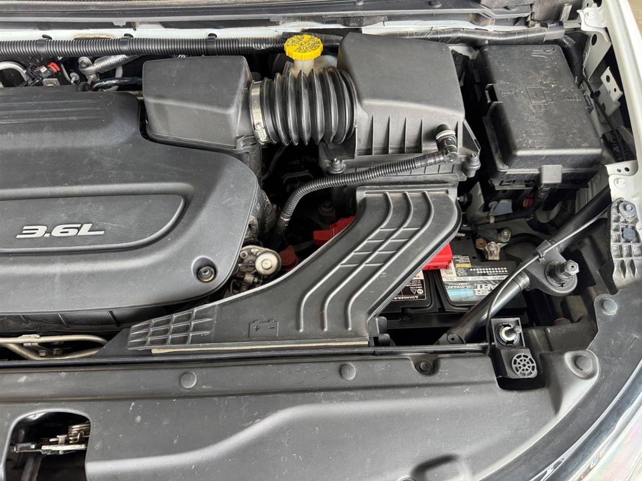 Used 2018 Chrysler Pacifica Touring Plus w/ S Appearance Package FWD image 39