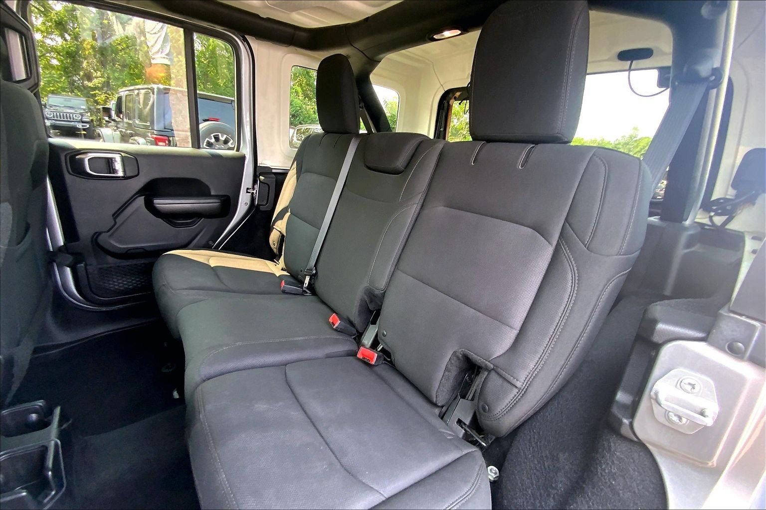 Used 2018 Jeep Wrangler Unlimited Sport S AWD/4WD image 19