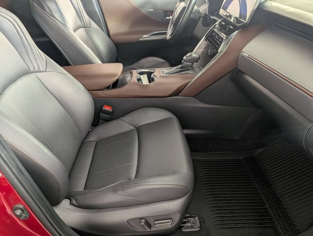 Used 2023 Toyota Venza Limited AWD/4WD image 32