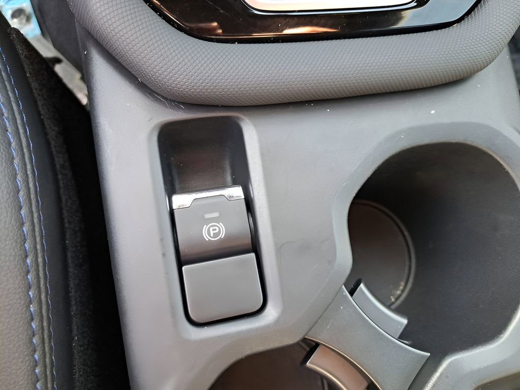 Used 2025 Subaru Forester Limited image 27