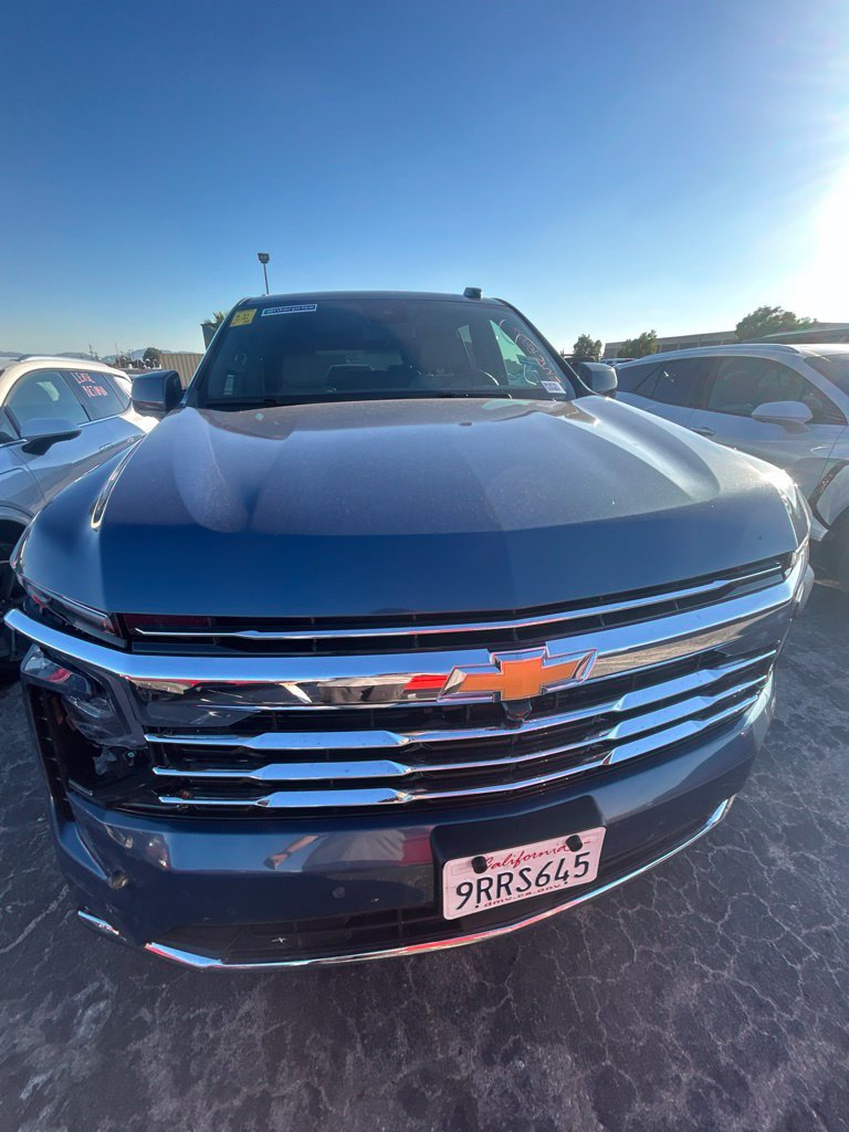 Used 2023 Chevrolet Suburban LT AWD/4WD image 1