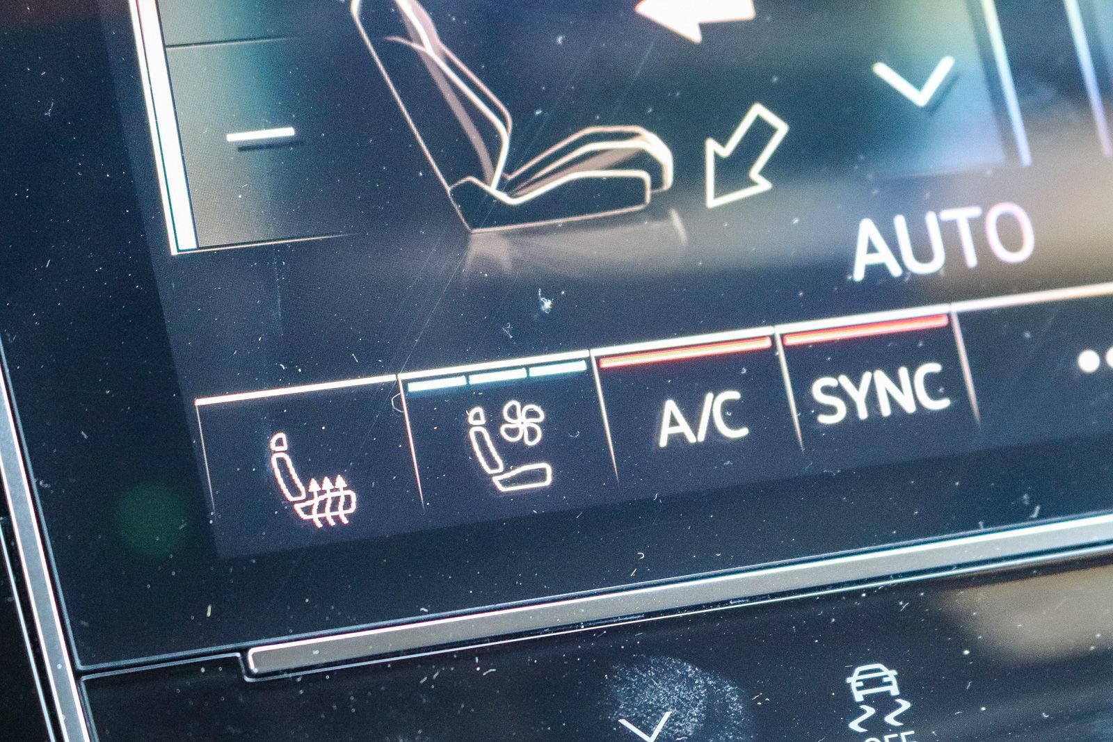New 2026 Audi SQ7 Prestige AWD/4WD image 24