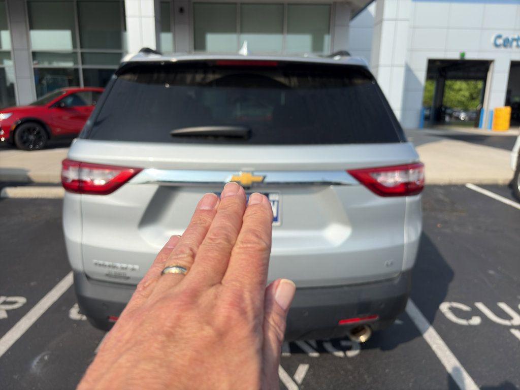 Used 2020 Chevrolet Traverse LT FWD image 5