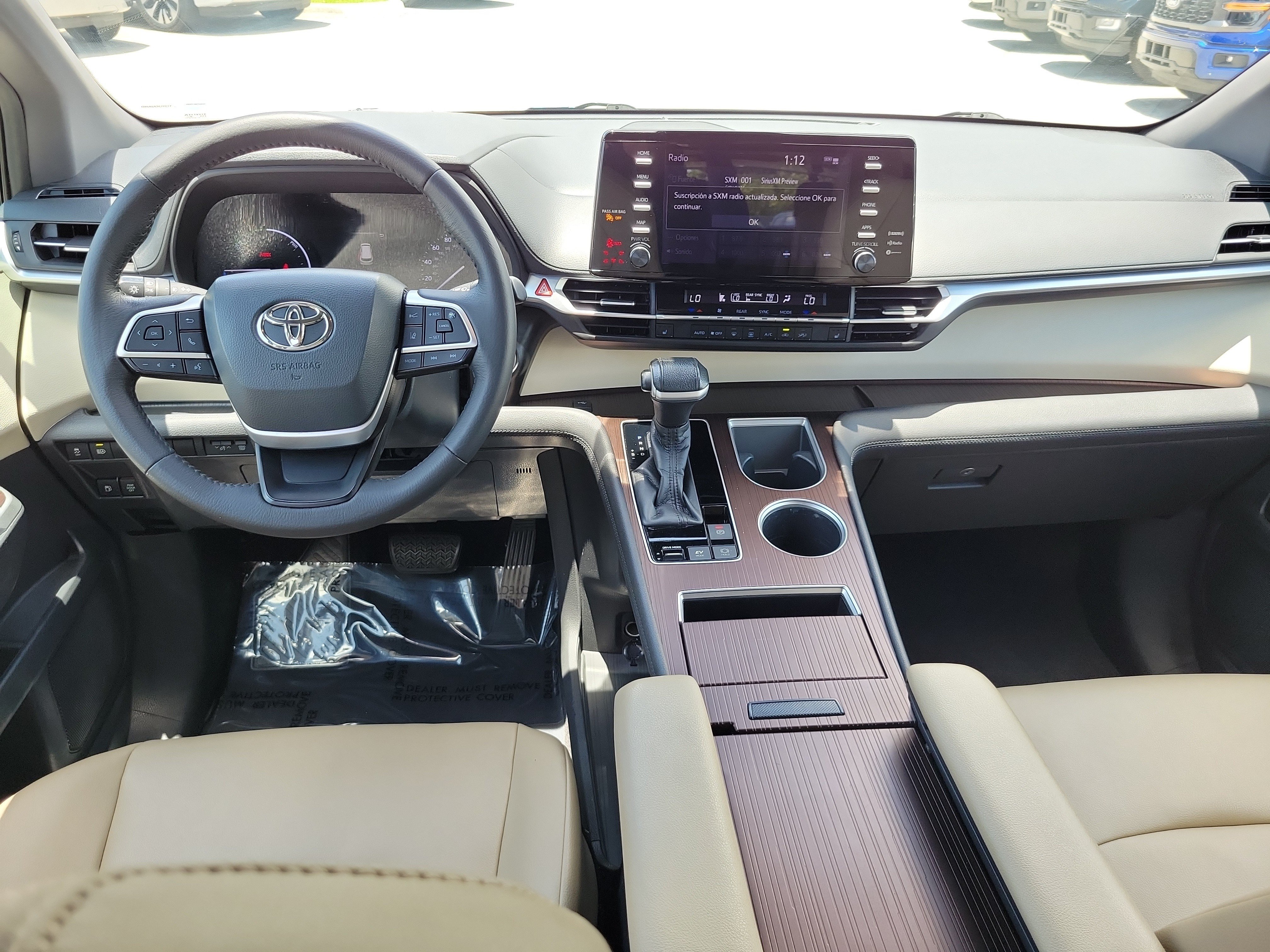 Used 2021 Toyota Sienna XLE FWD image 18