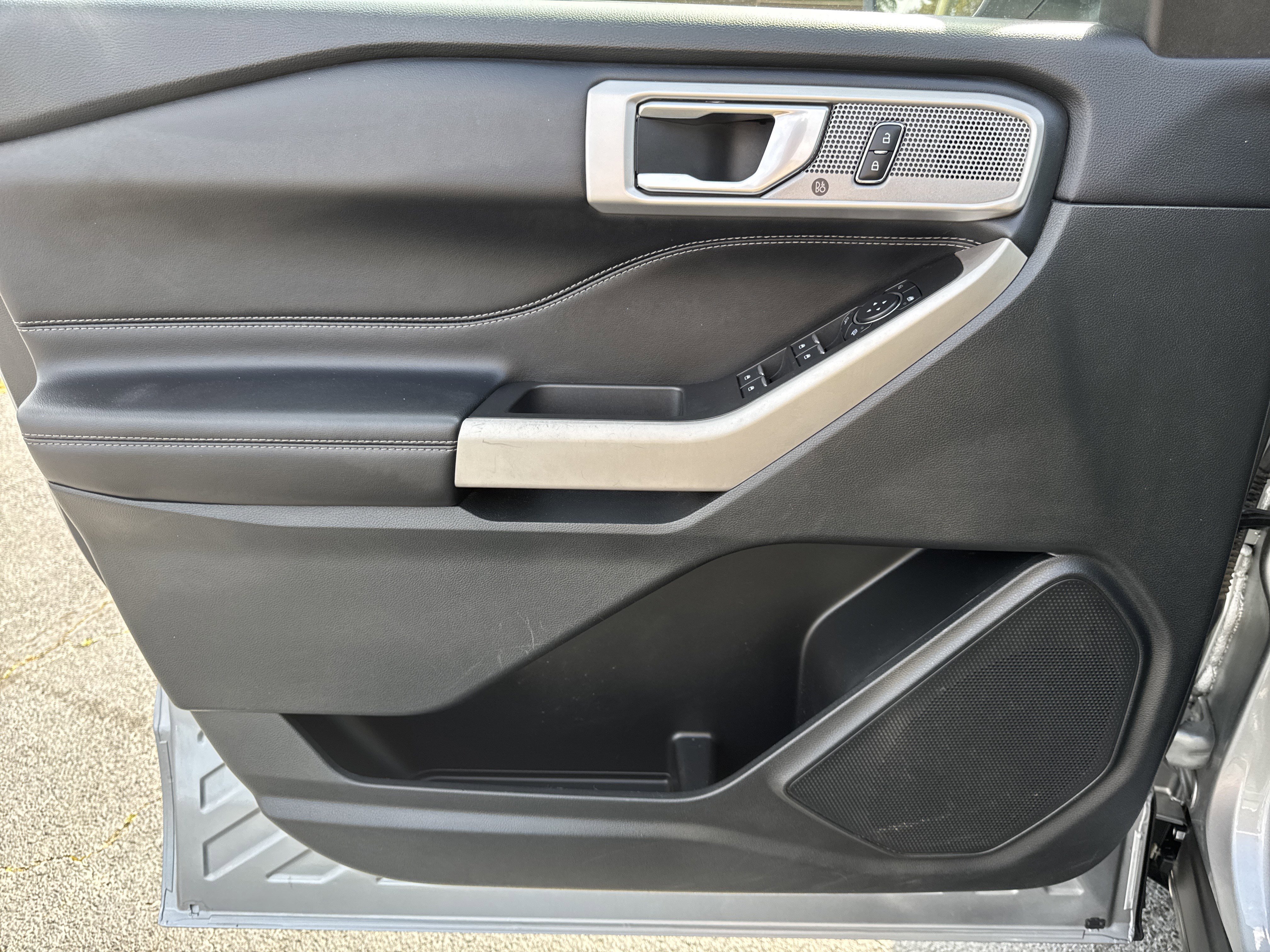 Certified 2023 Ford Explorer Limited RWD image 11