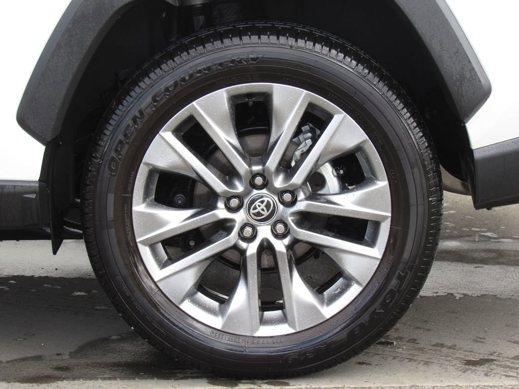 Used 2025 Toyota RAV4 XLE Premium w/ Weather Package AWD/4WD image 35
