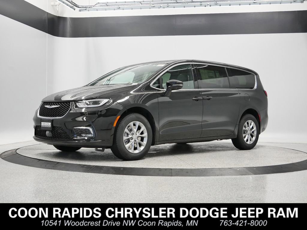 New 2026 Chrysler Pacifica Select AWD/4WD image 1