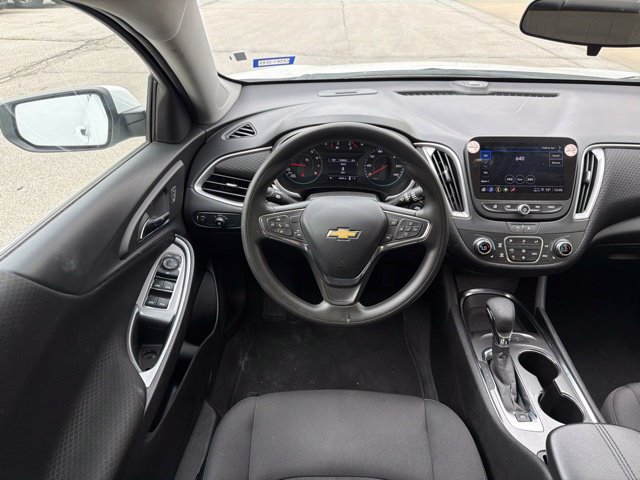 Used 2025 Chevrolet Malibu LT FWD image 17