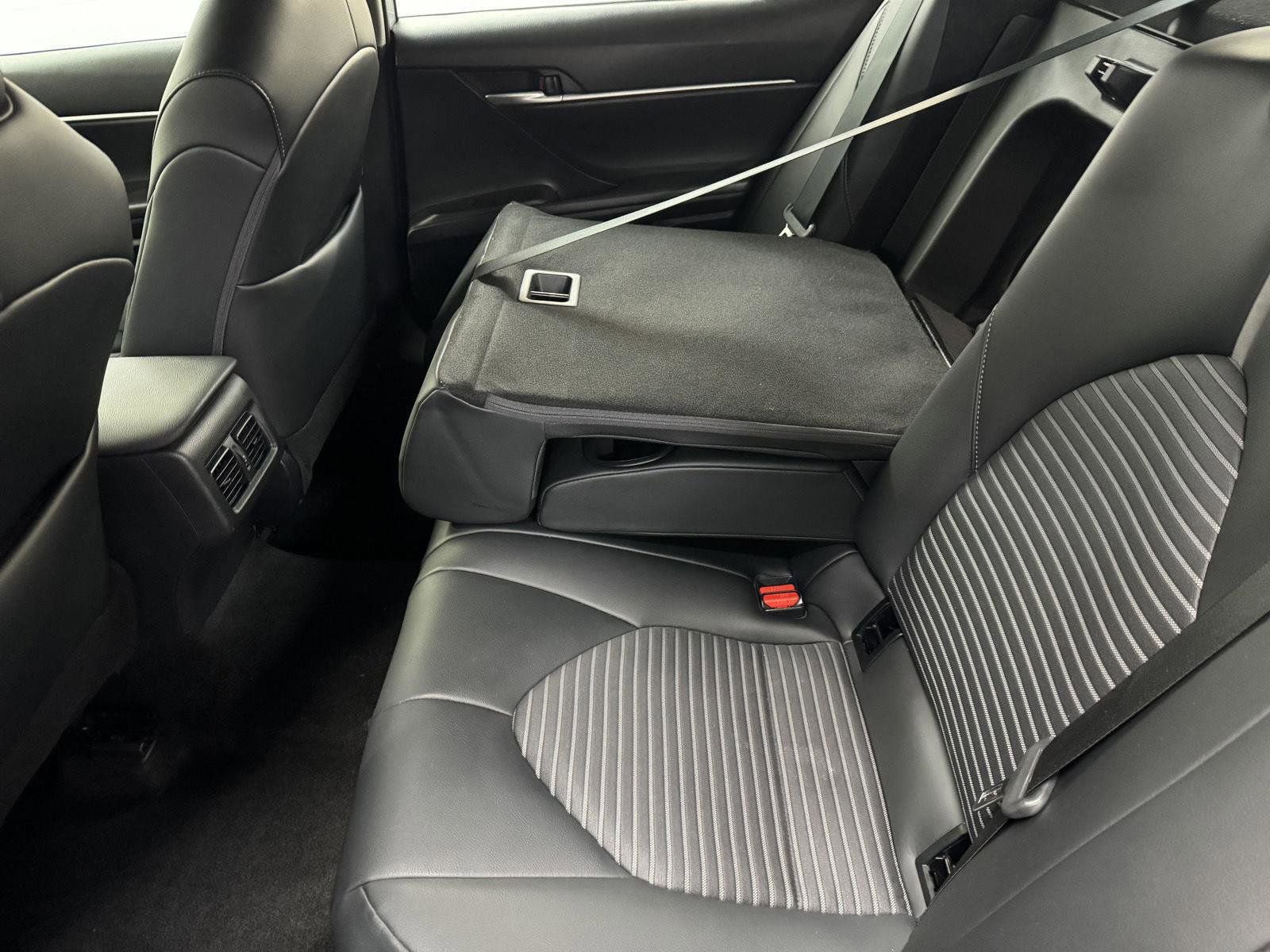 Used 2023 Toyota Camry SE image 25