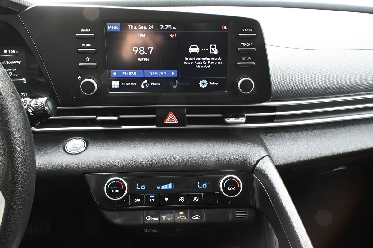 Used 2022 Hyundai Elantra SEL FWD image 12