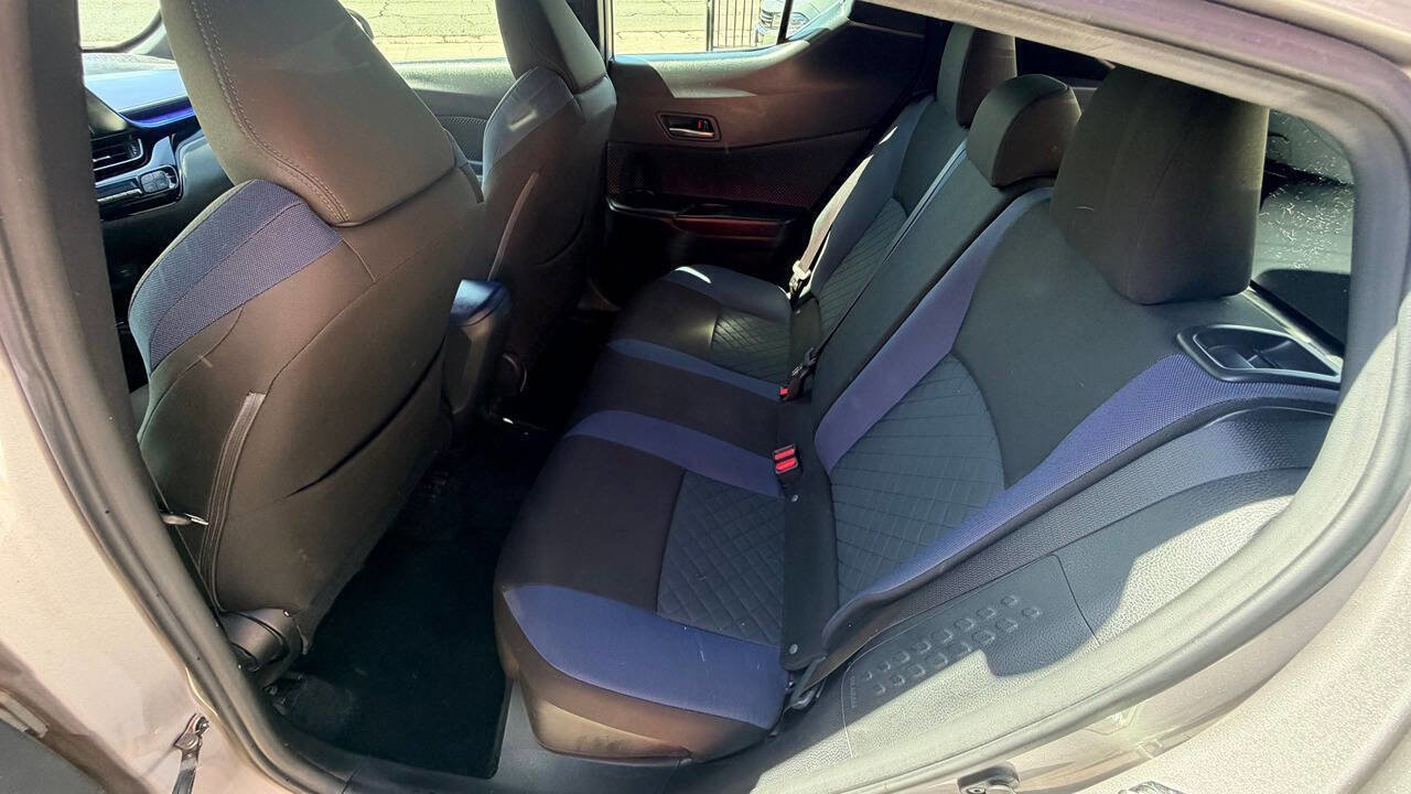 Used 2020 Toyota C-HR XLE image 24