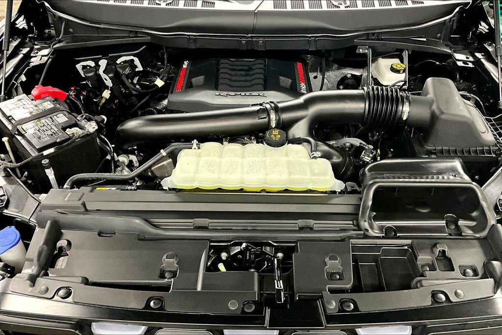 Used 2025 Ford F150 Raptor AWD/4WD image 30