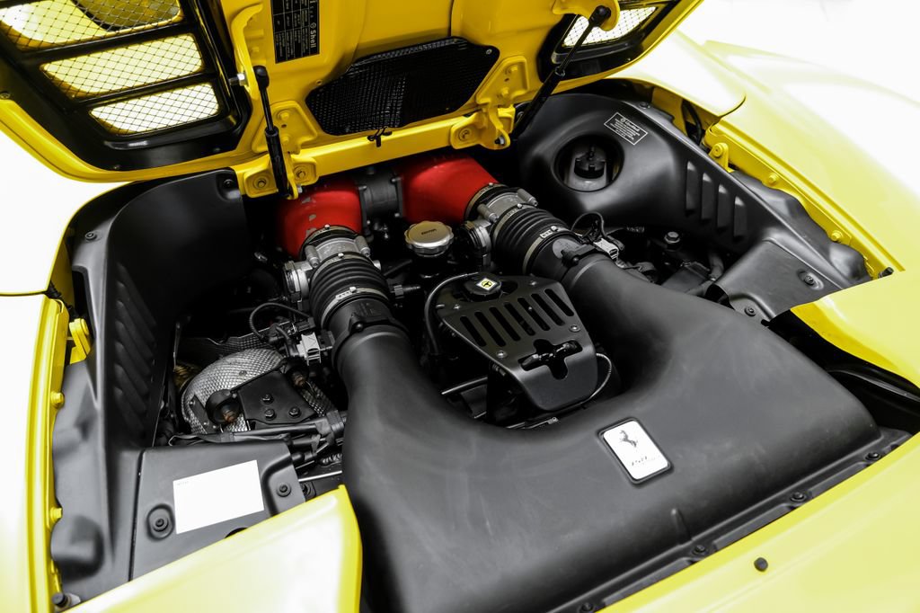 Used 2015 Ferrari 458 Spider RWD image 35
