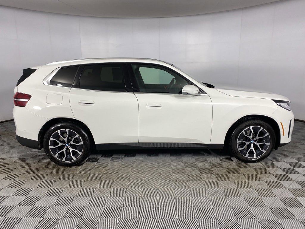 Used 2025 BMW X3 xDrive30i w/ Premium Package image 28