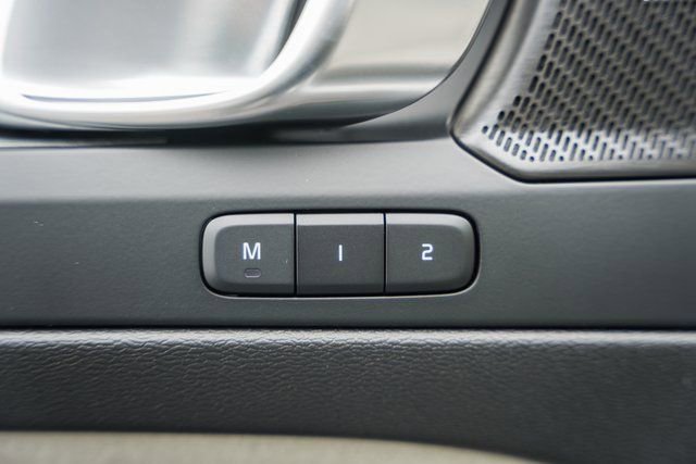 New 2026 Volvo XC40 B5 Ultra w/ Protection Package Premier image 41