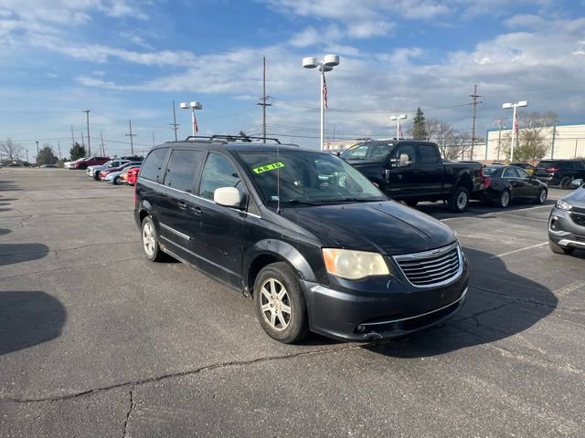 Used 2011 Chrysler Town & Country Touring FWD image 7