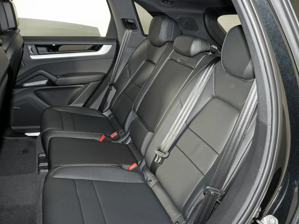 New 2026 Porsche Cayenne AWD/4WD image 33